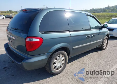 2006 Chrysler Town & Country z USA, uszkodzony, nr VIN 1A4GP45R56B544249